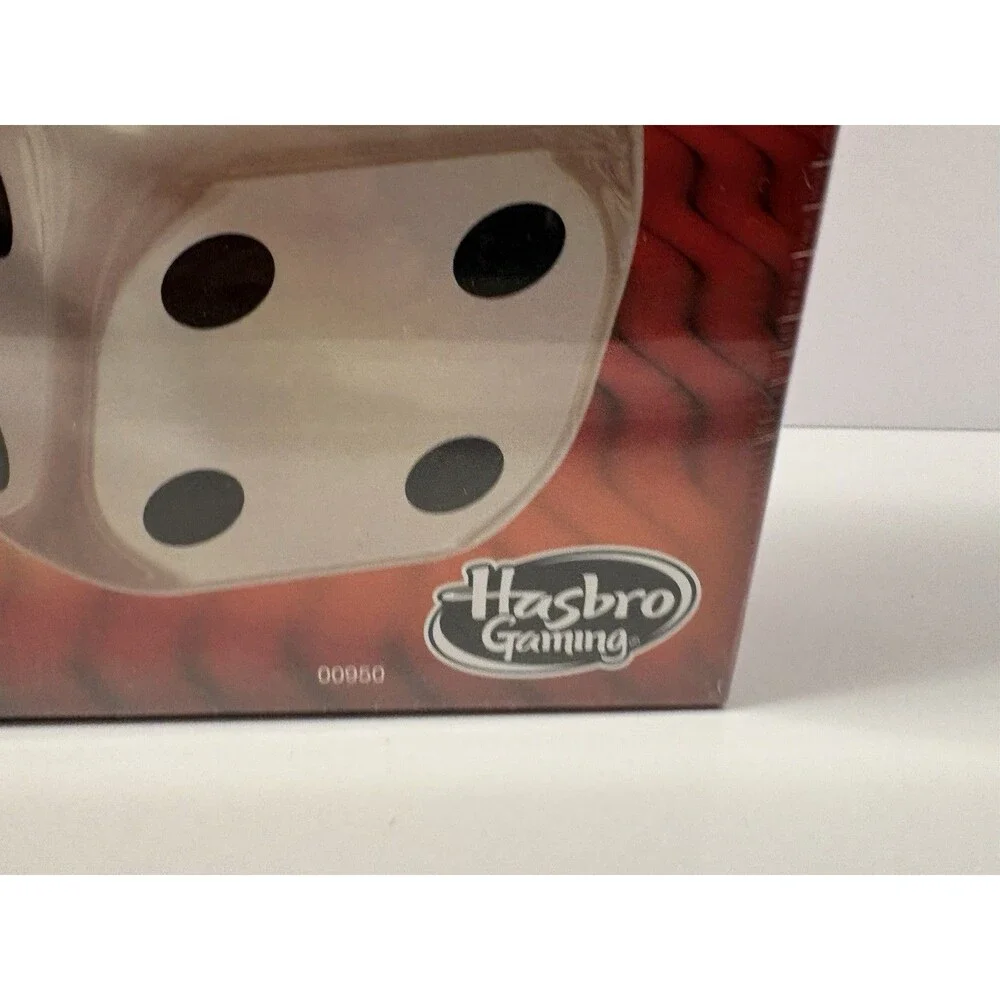 Hasbro Gaming Yahtzee Classic Dice Game Family Fun for Kids and Adults Ages 8+